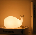 Charmerende farveskiftende hval natlampe