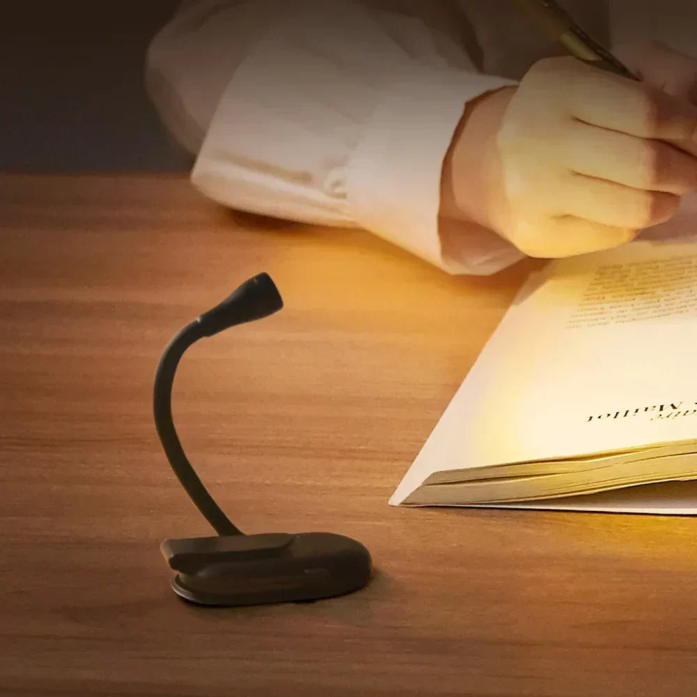 Mini Boglys - Bærbart Clip-On Nattelys med USB-opladning, Dæmpbar LED til Soveværelse, Øjenbeskyttelse og Camping - 360° Flip Clip Boglampe