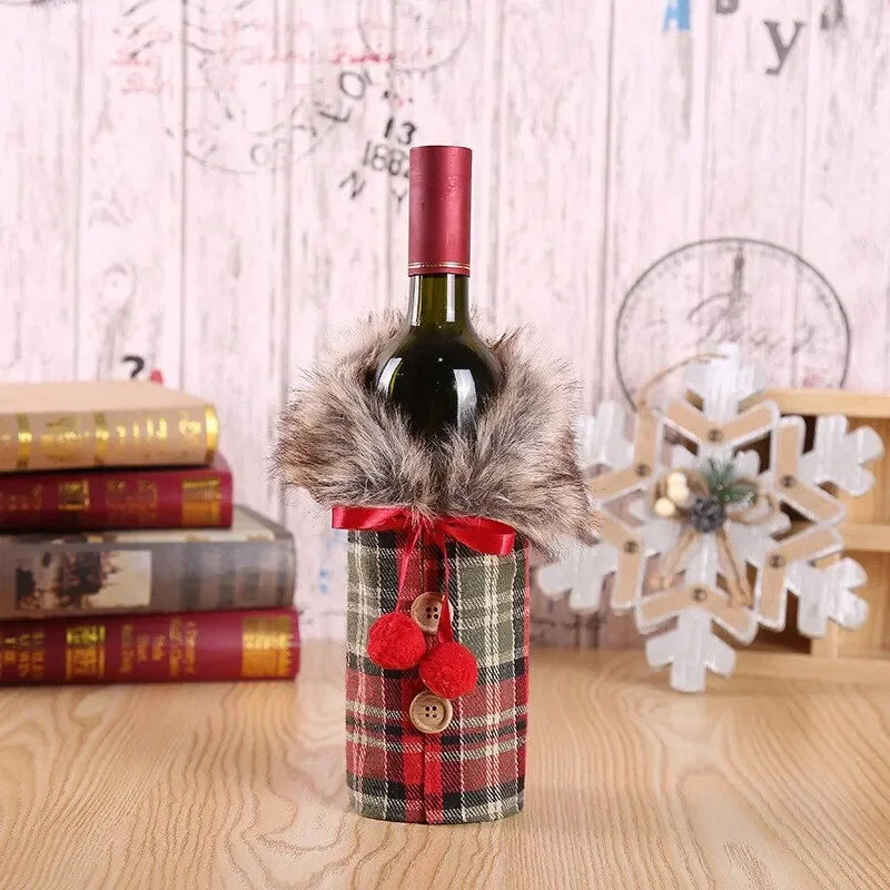 Juleflaskeovertræk med pelskrave – festligt overtræk til vinflasker, nisse dekoration til jul, perfekt som gaveindpakning |