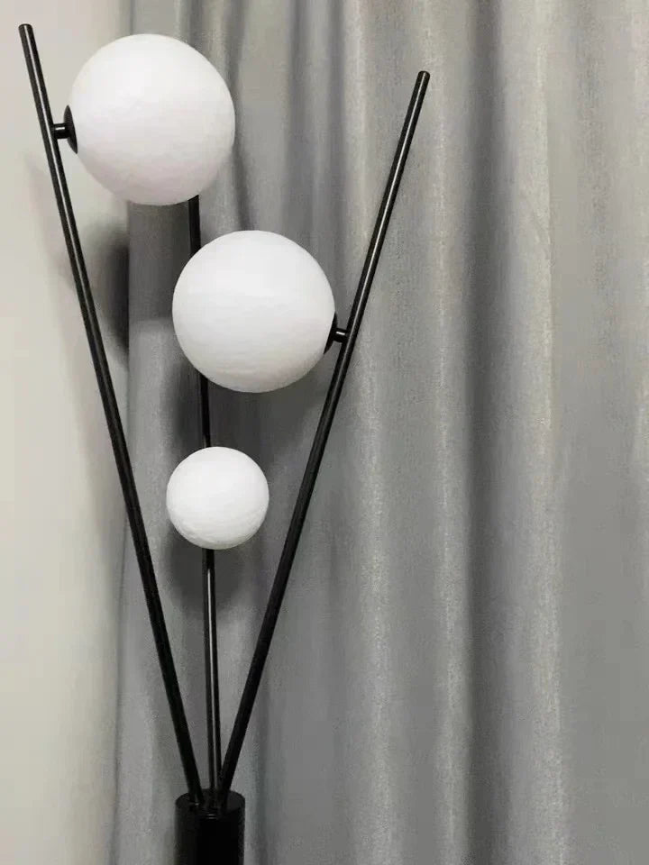 LunaGlow 3D Måne Gulvlampe moderne design med tripod LED!