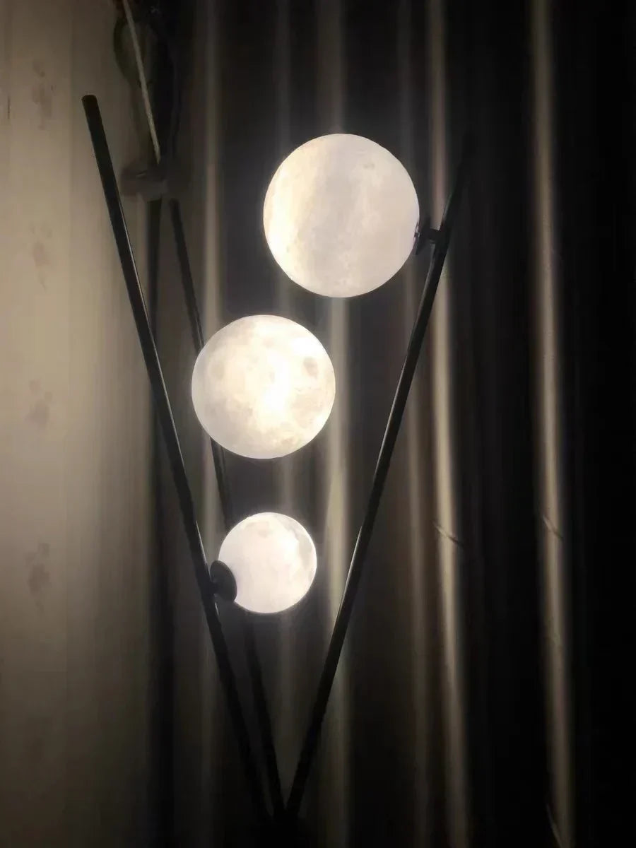 LunaGlow 3D Måne Gulvlampe moderne design med tripod LED!