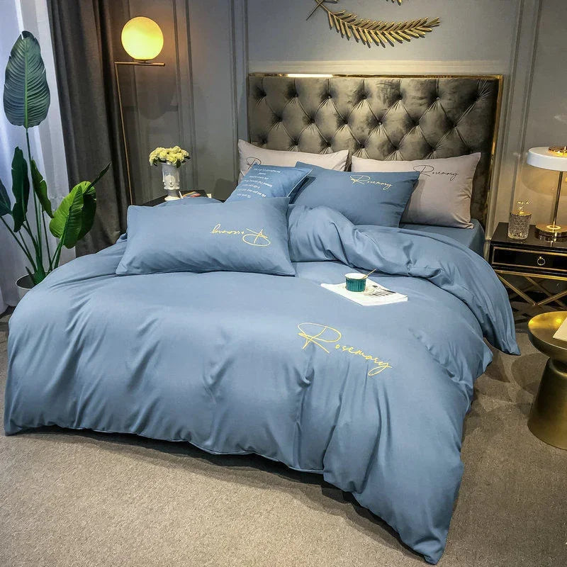 EmbroiLux Sengetøj - Elegant luksus dynebetræk med broderedesign