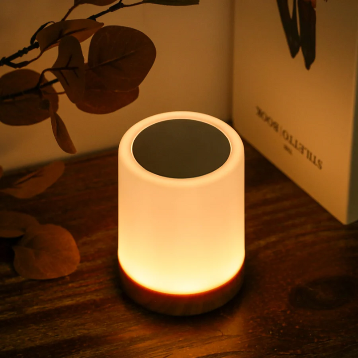 Dæmpbar LED Natlys med Moderne Design og Farveskift