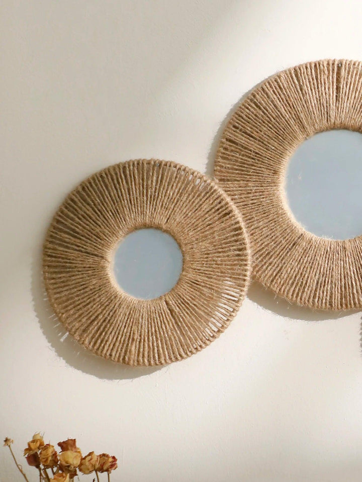 Rund dekorativ vægspejl i boho-stil med vævet hampereb