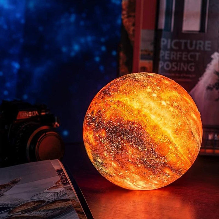 CosmoShine – Multifarvet Måne Natlampe med Fjernbetjening