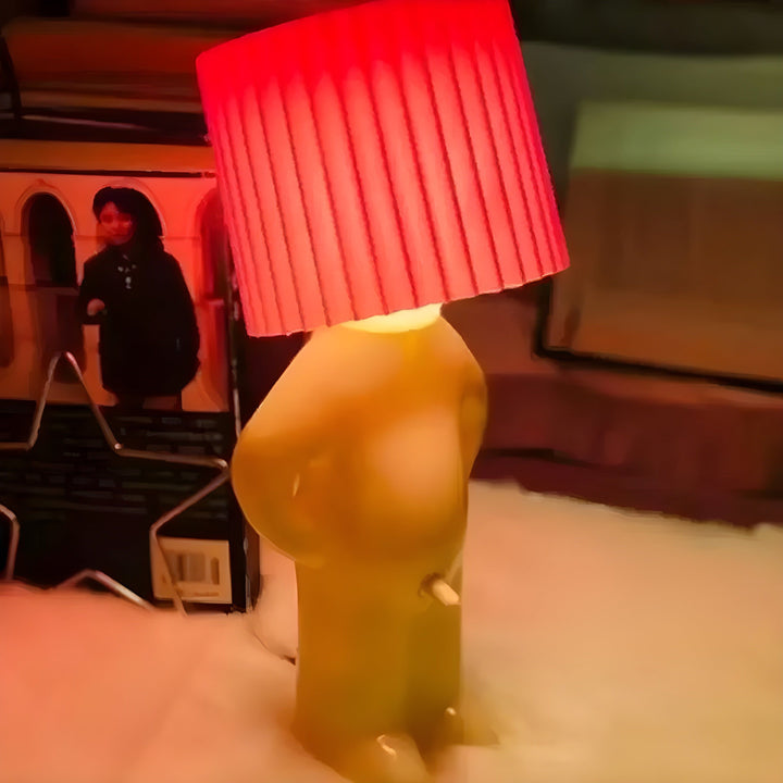 Sassy Boy Kreativ Bordlampe – Unik Belysning til Soveværelse og Opholdsområde