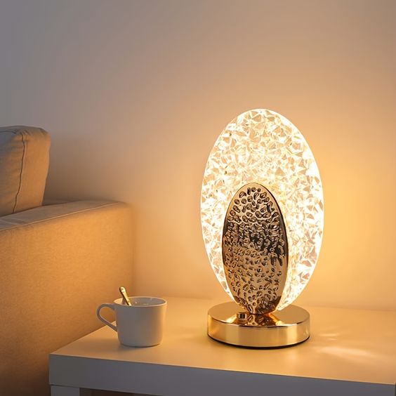 Moderne &amp; Luksuriøs Påfugle Bordlampe - CrystalGlow