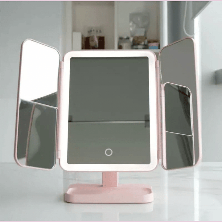Tre-delt spejl med LED-belysning i 3 farver til perfekt makeup