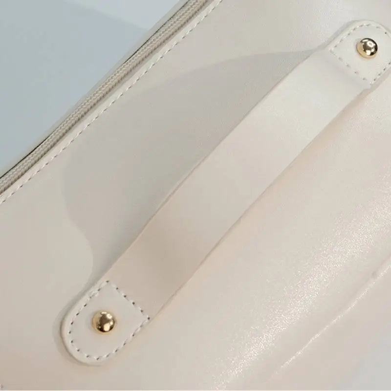 GlamourBox - Elegant kosmetikpose med stor kapacitet