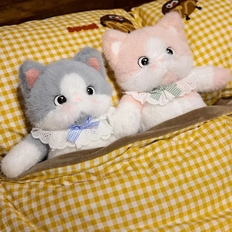 Kawaii Kat Plush Familie med Krave