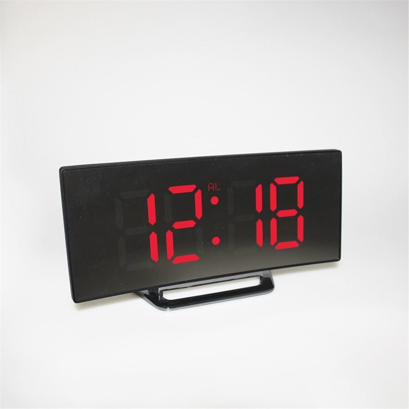 LED Digital Vækkeur – Buet Spejldisplay, Bordur med Snooze-funktion, Elektronisk Borddisplay, Soveværelse og Stue Dekor