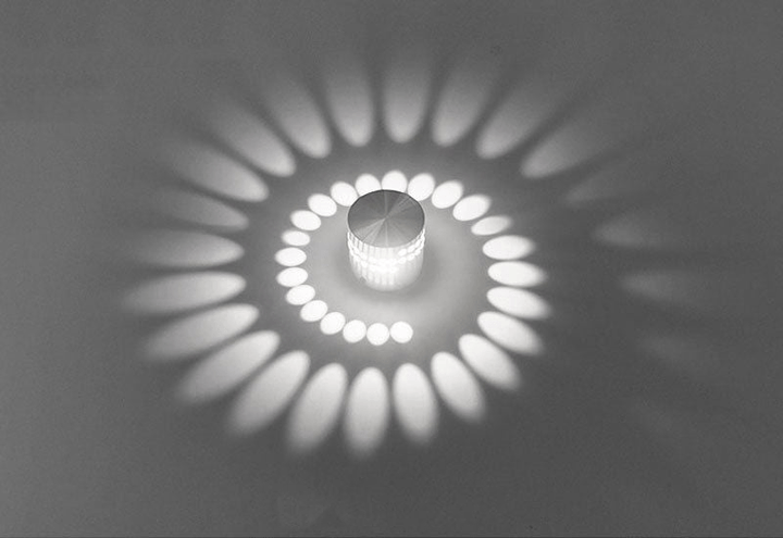 Luminous Arc LED Gulvlampe – Moderne Ambient Belysning