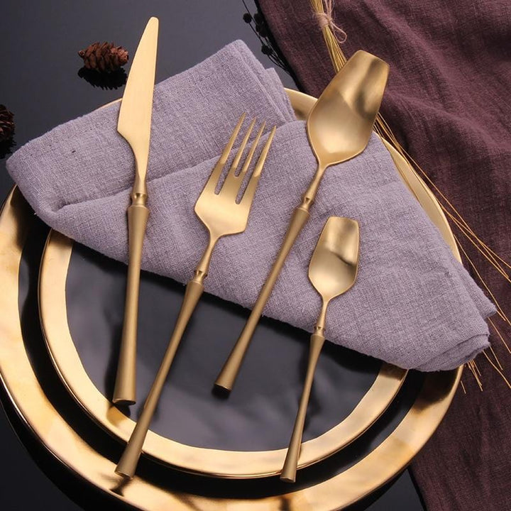 Luksuriøst Royal Cutlery Spisesæt