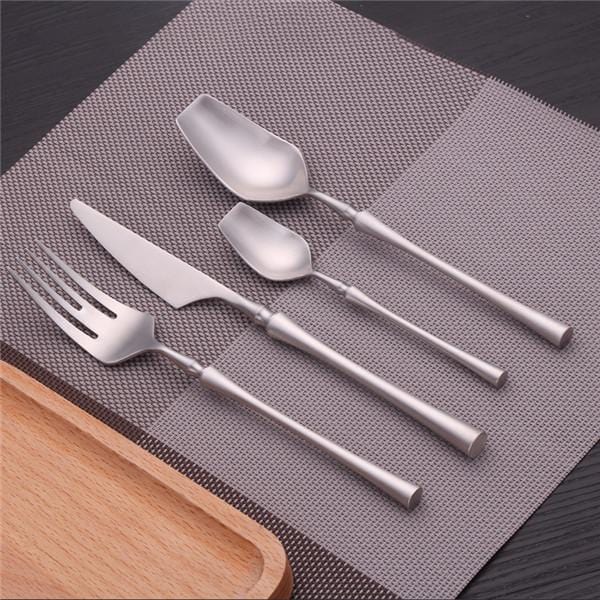 Luksuriøst Royal Cutlery Spisesæt