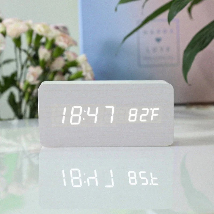 Minimalistisk LED Ur | Træ