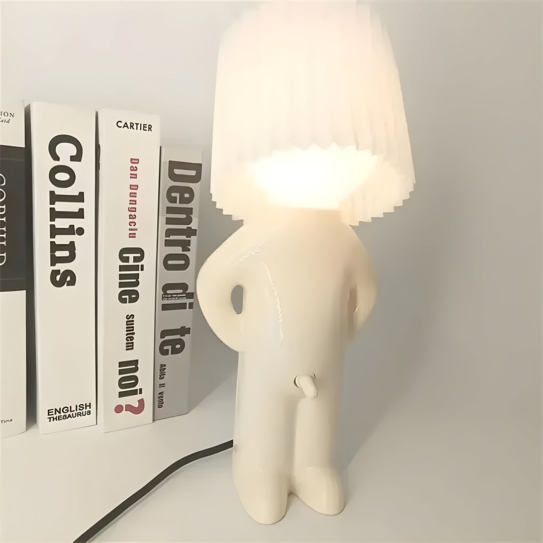 Sassy Boy Kreativ Bordlampe – Unik Belysning til Soveværelse og Opholdsområde