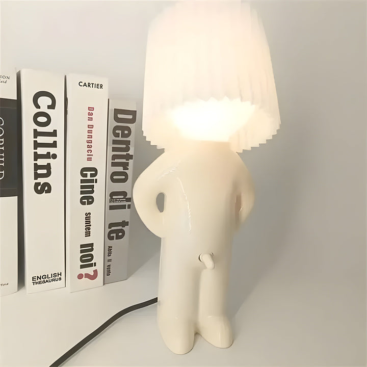 Sassy Boy Kreativ Bordlampe – Unik Belysning til Soveværelse og Opholdsområde