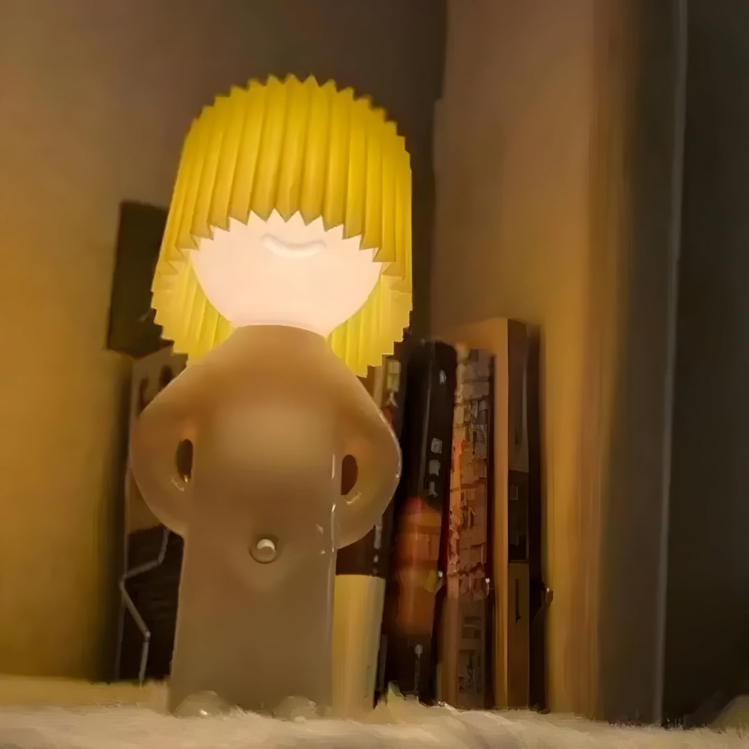 Sassy Boy Kreativ Bordlampe – Unik Belysning til Soveværelse og Opholdsområde