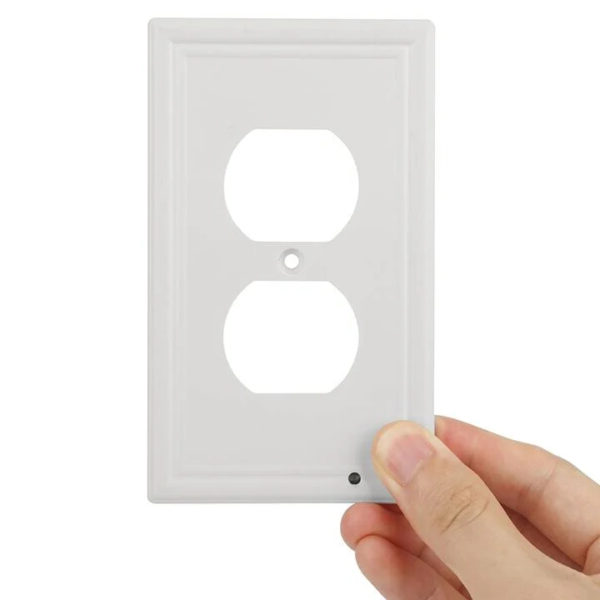 Pakke med 4x LED Natlys Stikdæksler | Energi Effektiv, Automatisk Sensor &amp; Sikker til Børneværelser
