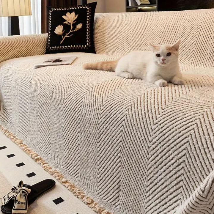 CUSHVIVE – Herringbone Sofaovertræk med Sprøjtbeskyttelse og Skridsikker Design