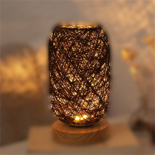 Bordlampe lavet af rattantræ