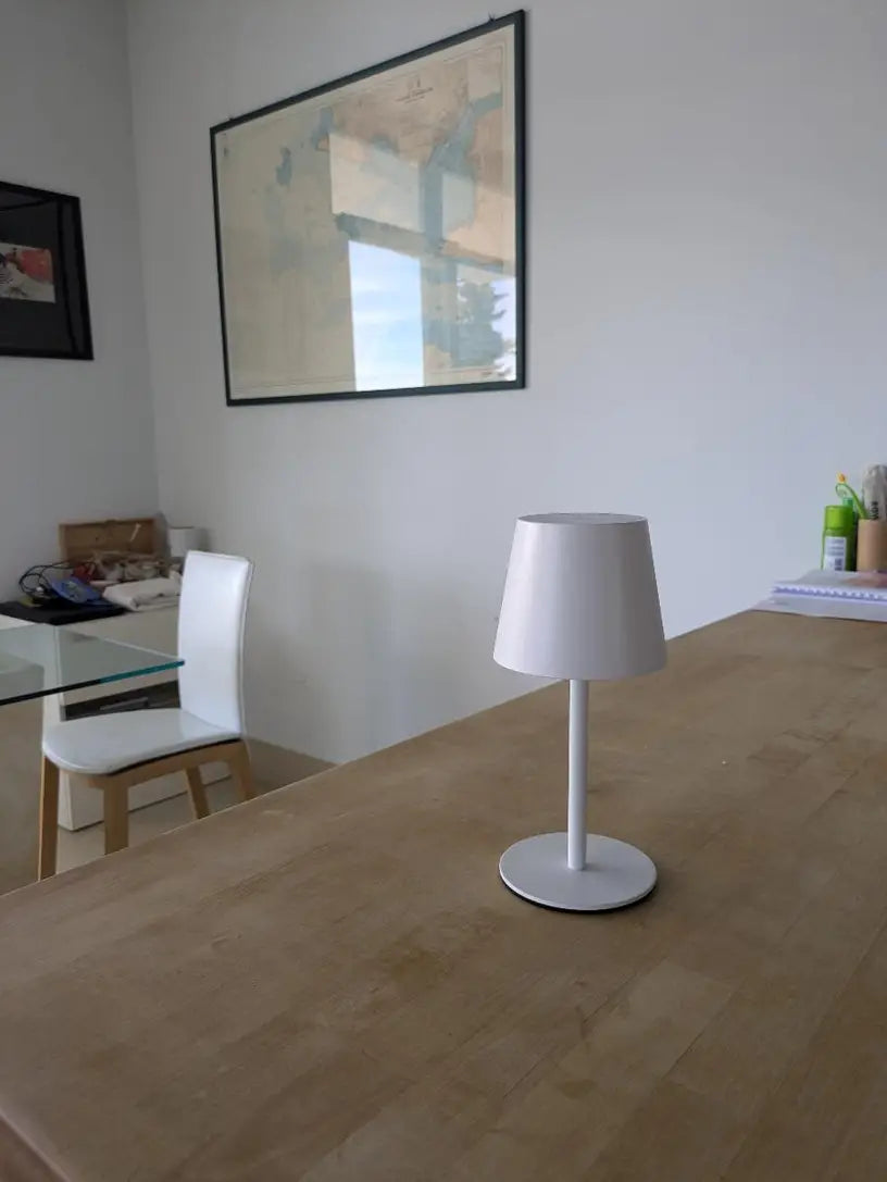 LED Bordlampe – Trådløs, Berøringskontrol &amp; Dæmpbart Lys
