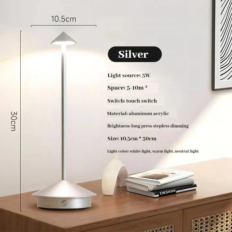 Elegant genopladelig metal bordlampe