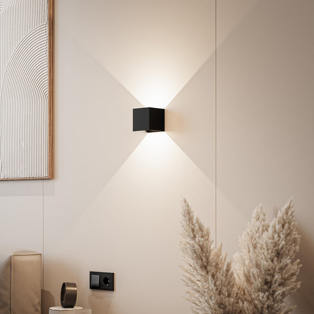 LumiGuard - LED væglampe med varmt lys
